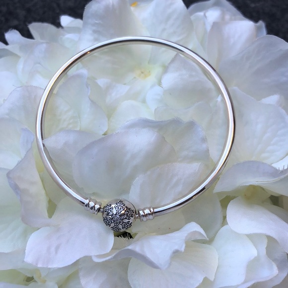 Pandora unique snowflake clasp bangle clear CZ